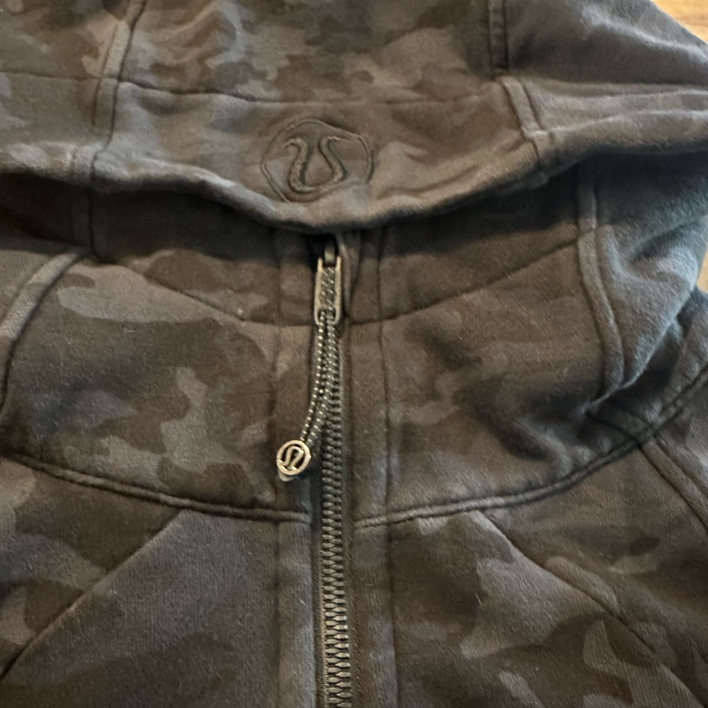 Lululemon  | Incognito Camo Multi Gray Scuba Hoodie| Size 12 | Gray Camo - Picture 7 of 8